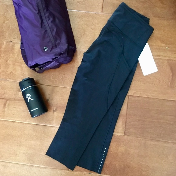 Lululemon Hawaii Exclusive | Fast & Free Crop || - Picture 2 of 6